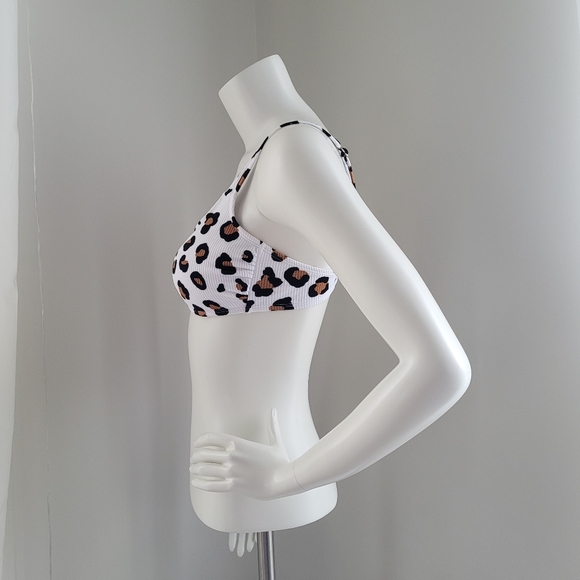 Xhilaration leopard print bikini top - Picture 2 of 6